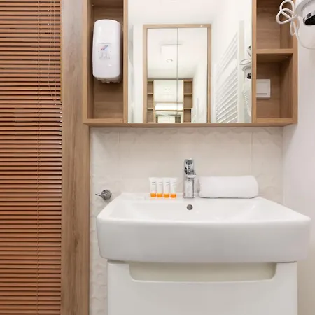 Business Wolska By Renters Appartamento