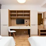 Business Wolska By Renters Апартаменты Варшава