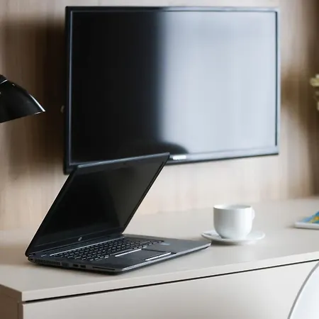 Business Wolska By Renters Appartamento