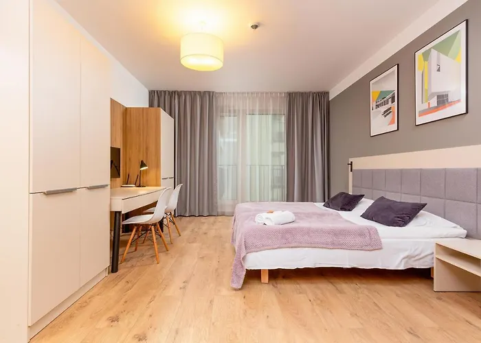 Business Wolska By Renters شقة *