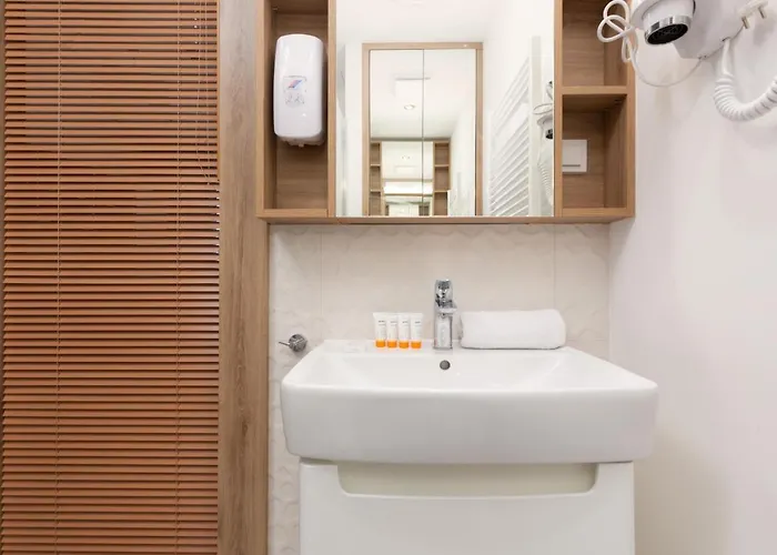 Business Wolska By Renters شقة